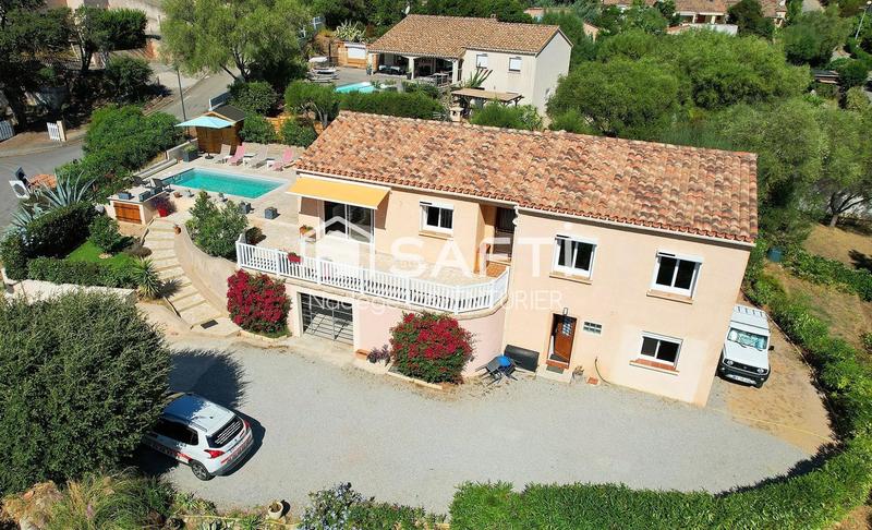 Maison - 181 m² - 8 pièces