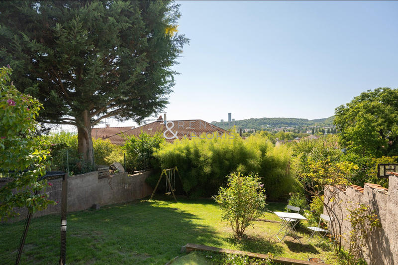 Maison - 140 m² - 7 pièces