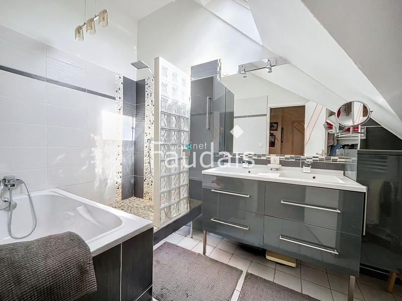 Maison - 142 m² - 6 pièces