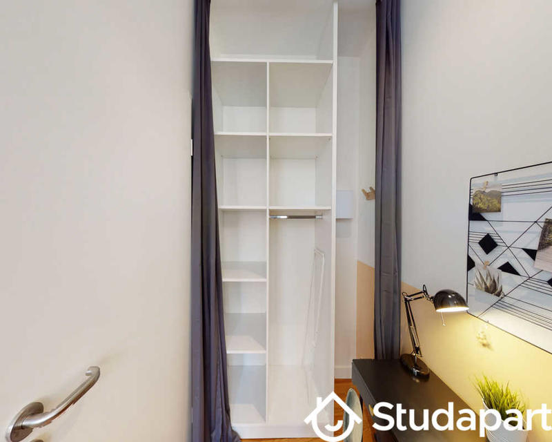 Chambre - 80 m² - 1 pièce