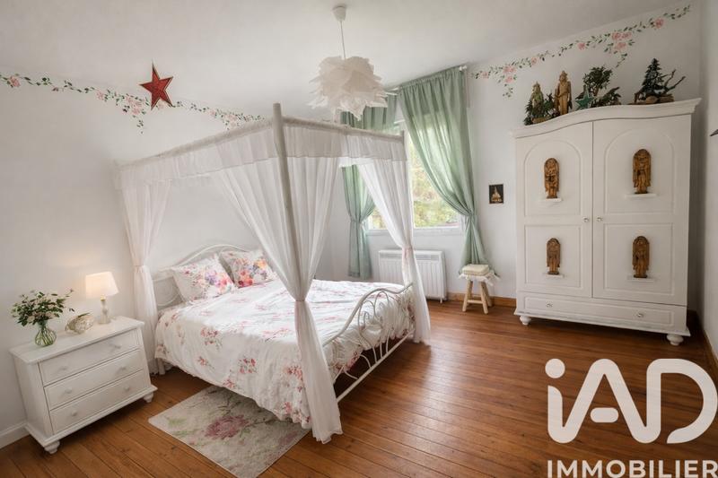 Maison - 218 m² - 6 pièces