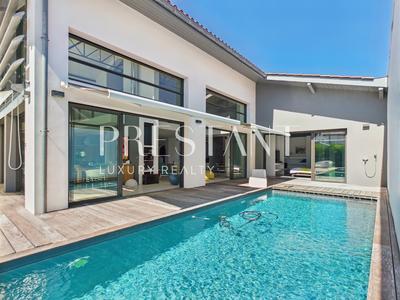 Maison - 400 m² - 6 pièces