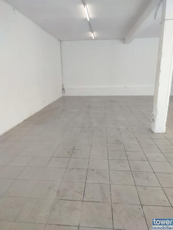 Local commercial - 102 m²