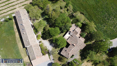 Mas - 1 360 m² - 30 pièces