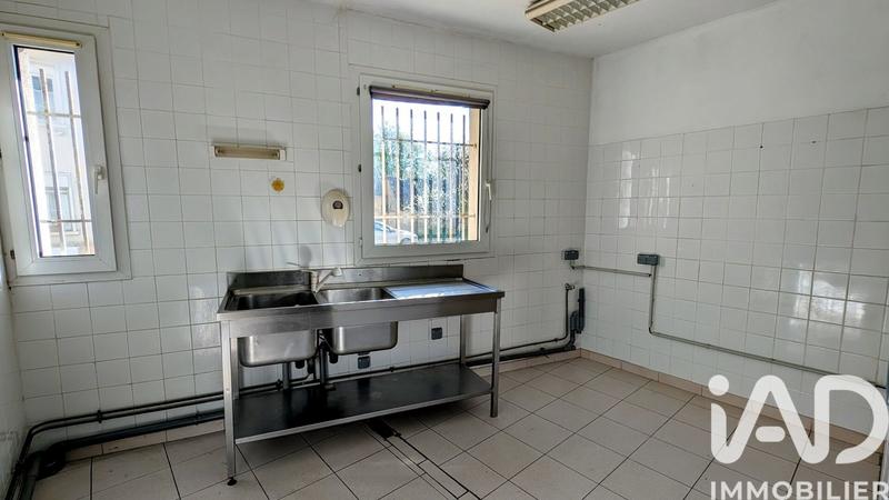 Maison - 248 m² - 9 pièces