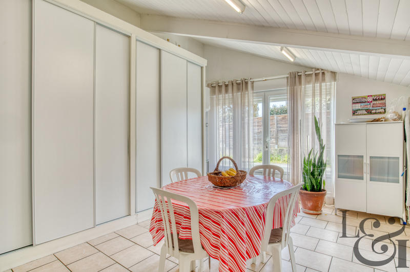 Maison - 188 m² - 9 pièces