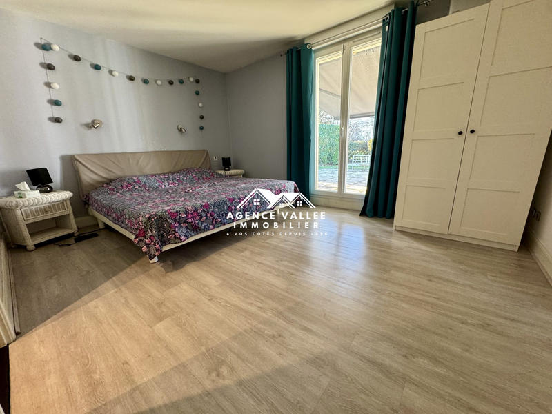 Maison - 198 m² - 8 pièces