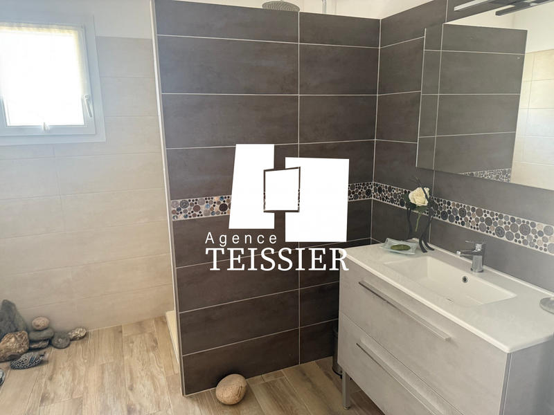 Villa - 151 m² - 6 pièces