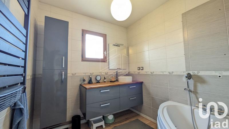 Maison - 99 m² - 6 pièces