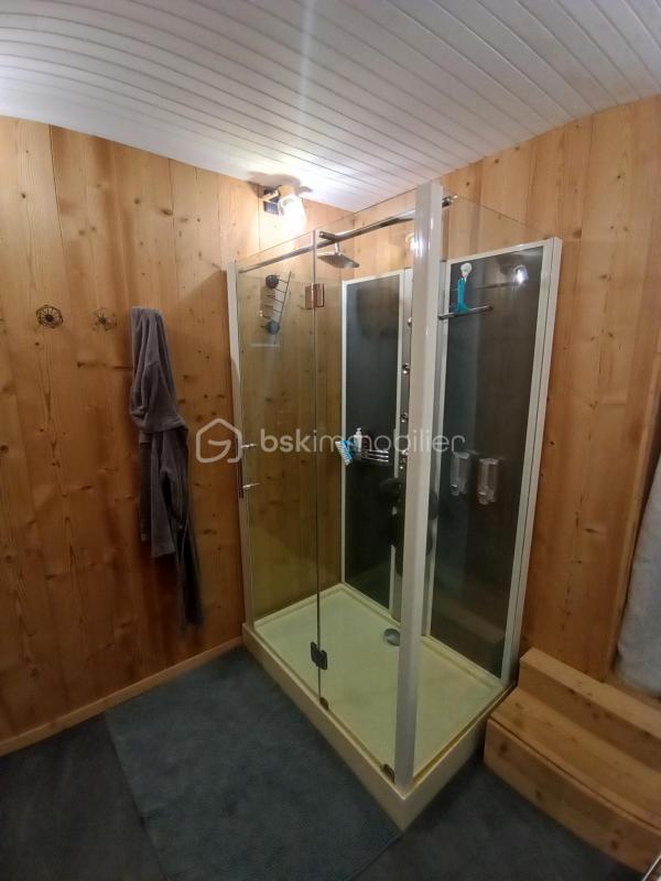 Maison - 230 m² - 6 pièces