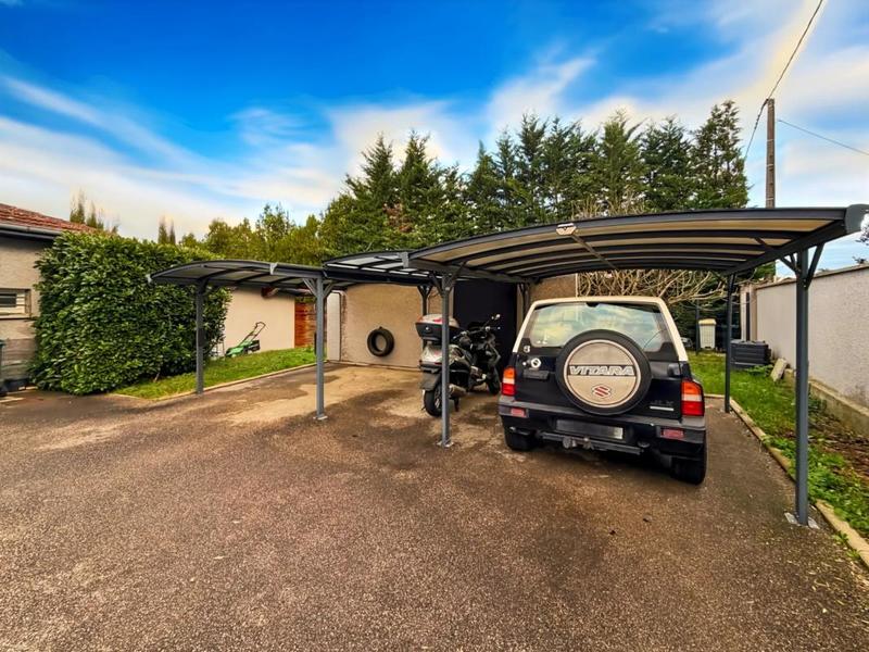 Maison - 230 m² - 6 pièces