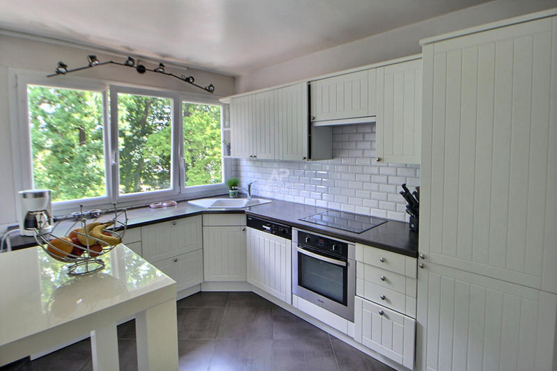 Appartement - 93 m² - 5 pièces