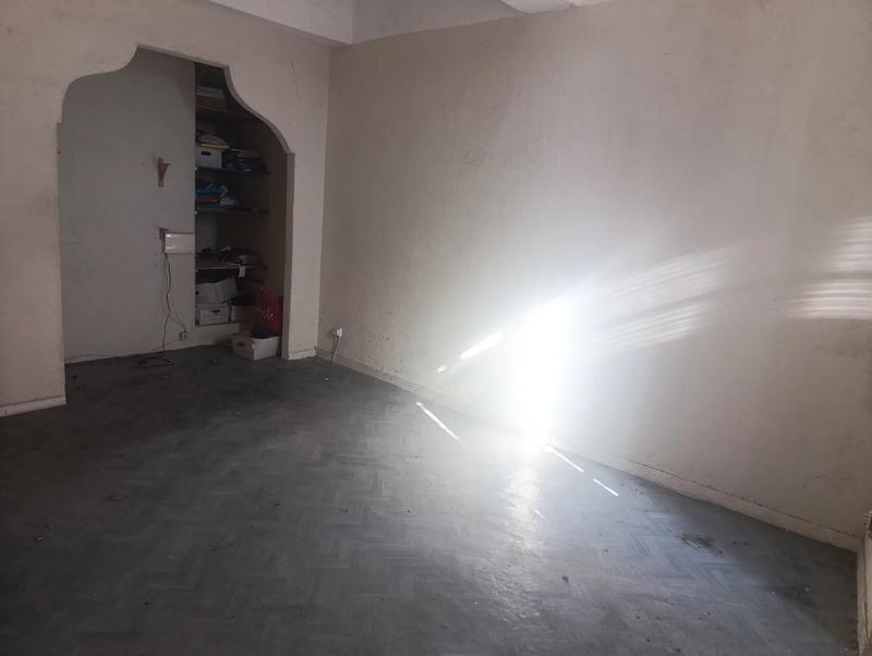 Local commercial - 180 m² - 4 pièces