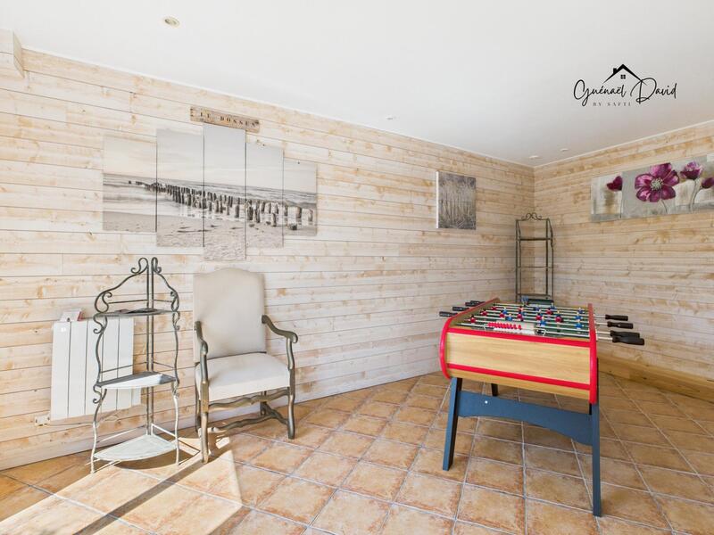 Villa - 214 m² - 9 pièces