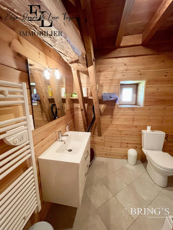 Maison - 266 m² - 9 pièces