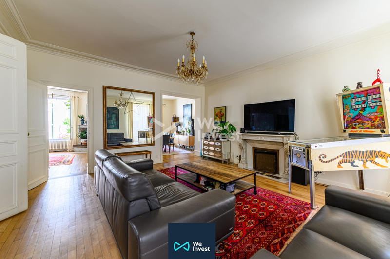 Maison - 272 m² - 9 pièces