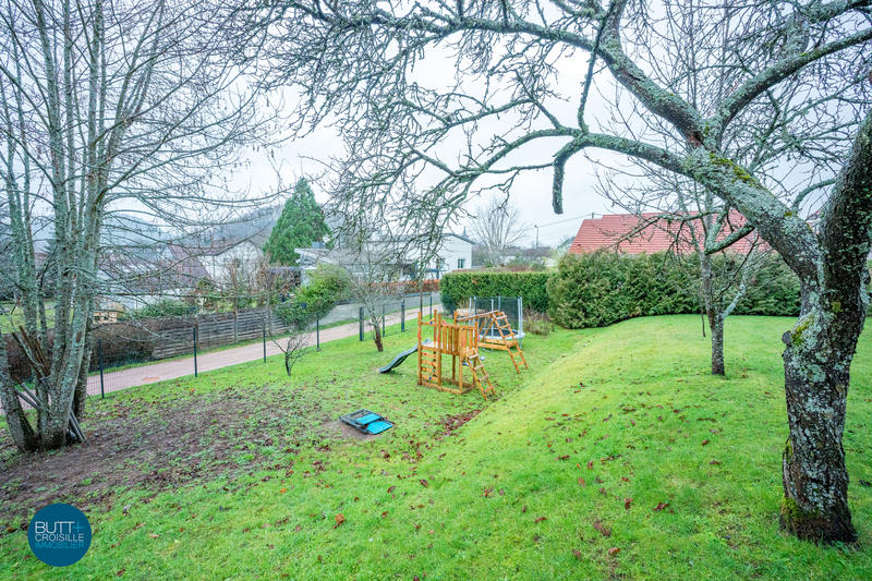 Maison - 390 m² - 11 pièces