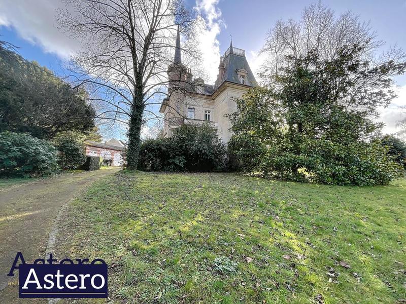 Maison bourgeoise - 290 m² - 9 pièces