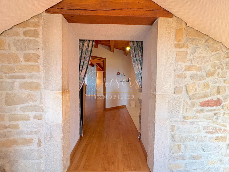Maison - 203 m² - 8 pièces