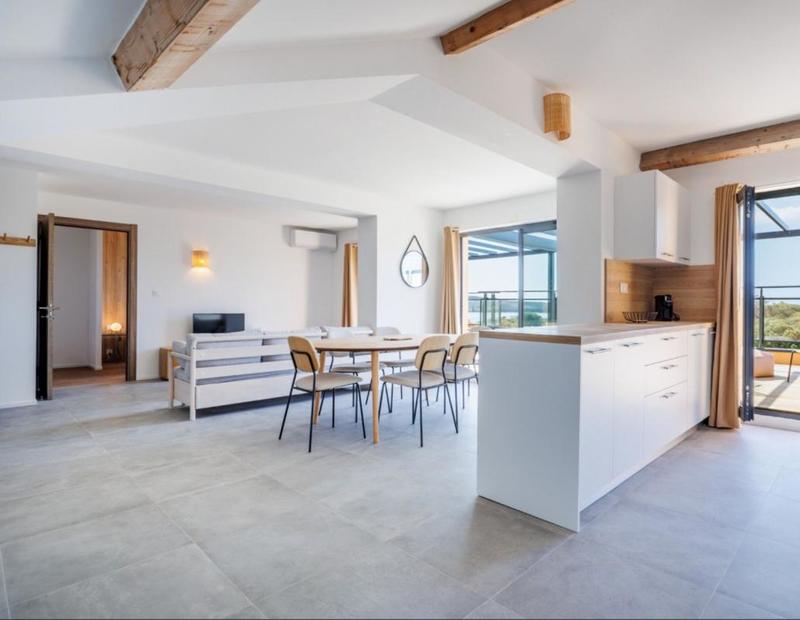 Appartement - 171 m² - 5 pièces