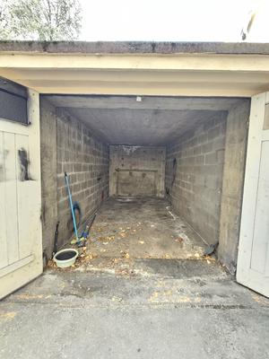 Parking / Garage - 14 m²