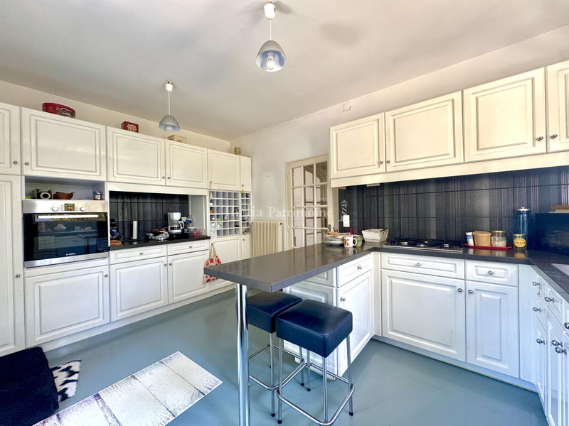 Maison - 200 m² - 8 pièces