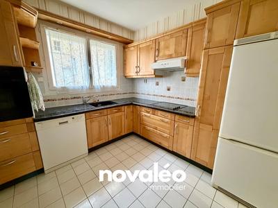 Appartement - 93 m² - 4 pièces