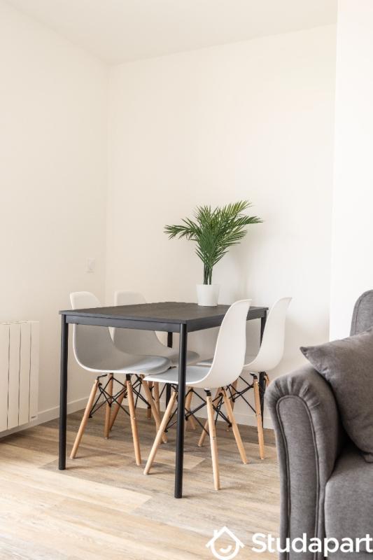 Chambre - 9 m² - 1 pièce