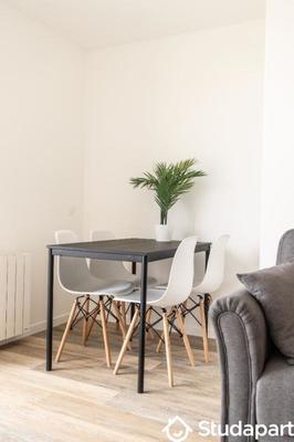 Chambre - 9 m² - 1 pièce