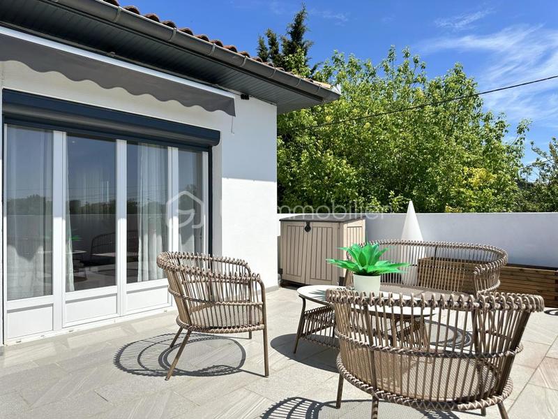 Maison - 218 m² - 9 pièces