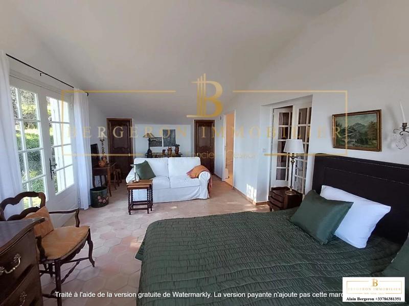 Villa - 185 m² - 6 pièces