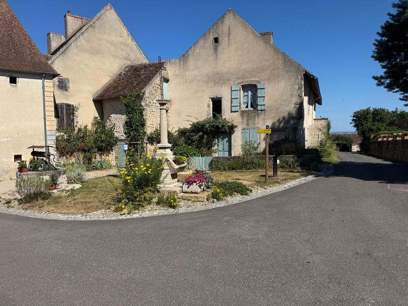 Maison de village - 310 m² - 14 pièces