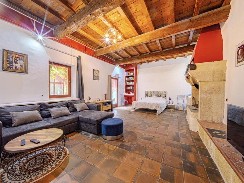 Maison - 360 m² - 10 pièces