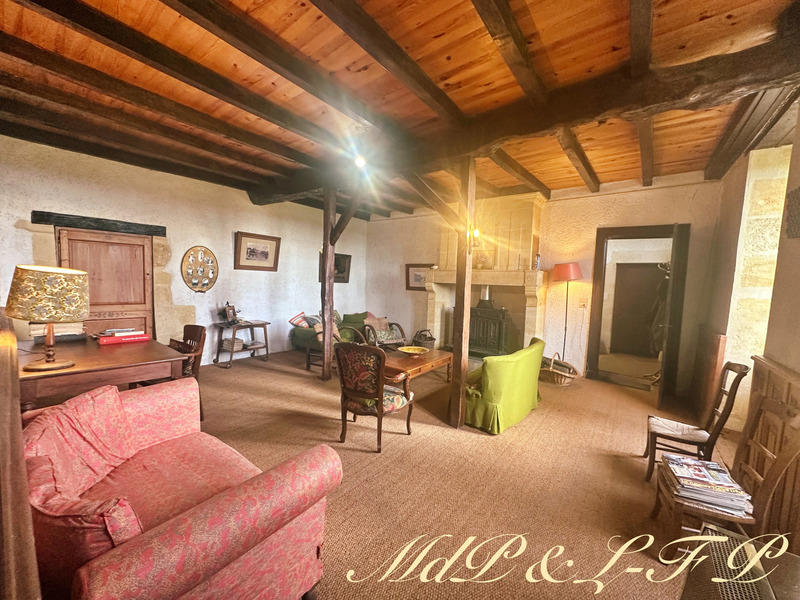 Maison - 247 m² - 9 pièces