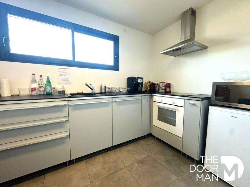 Bureau - 218 m² - 7 pièces