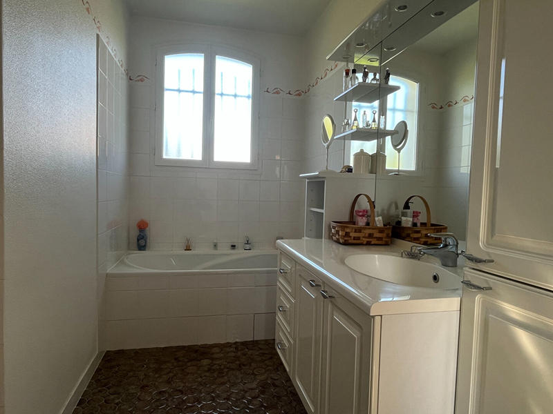 Maison - 210 m² - 7 pièces