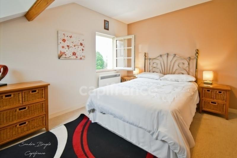 Maison - 228 m² - 8 pièces