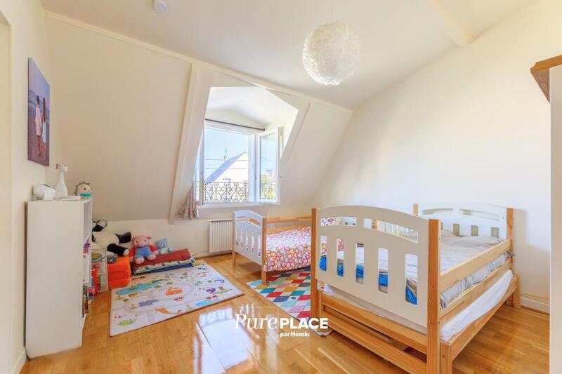 Maison - 220 m² - 7 pièces