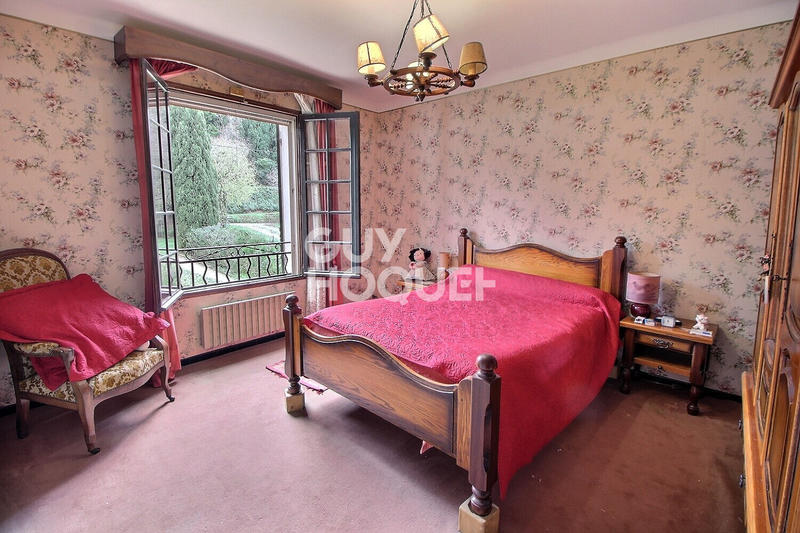 Maison - 298 m² - 11 pièces