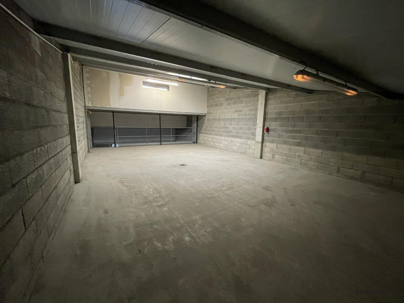 Entrepôt - 200 m²