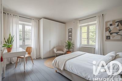 Maison - 231 m² - 10 pièces