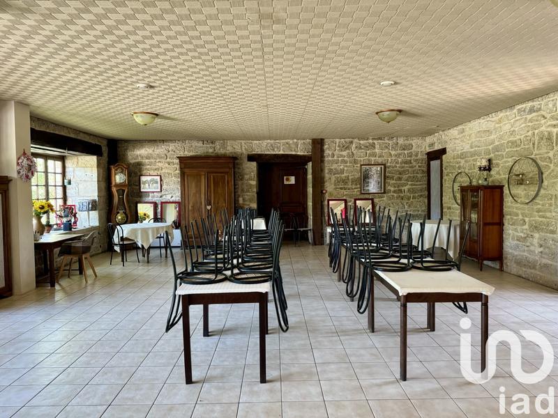 Maison - 1 600 m² - 15 pièces