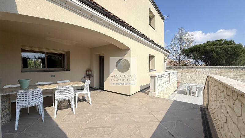 Maison - 163 m² - 7 pièces