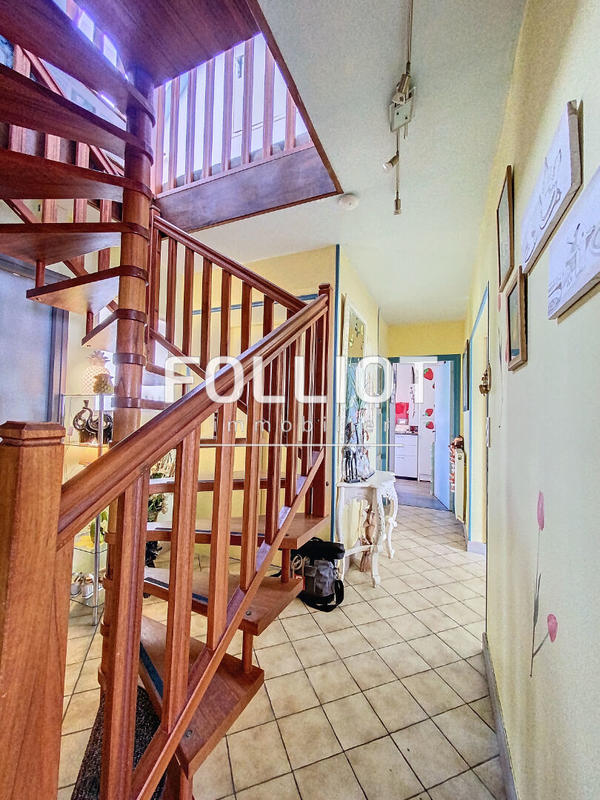 Viager - Maison - 195 m² - 9 pièces