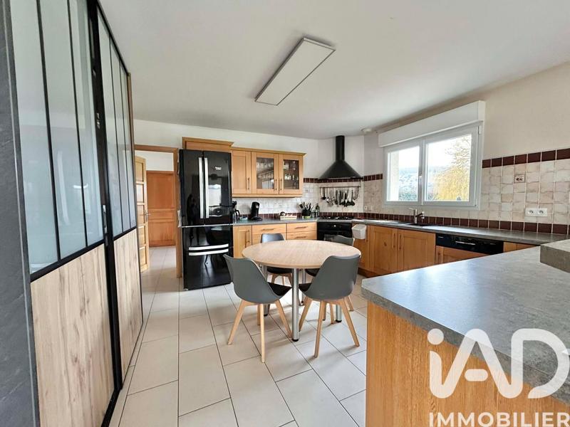 Maison - 186 m² - 10 pièces