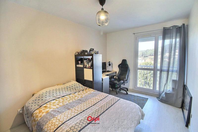 Appartement - 90 m² - 4 pièces