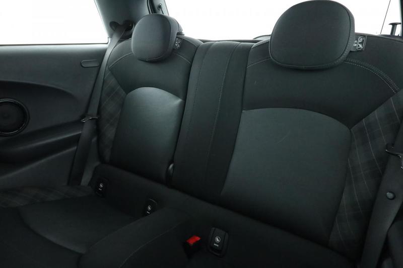 Mini Mini Cooper d Finition Business 3p 116 ch