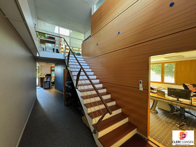 Bureau - 346 m²