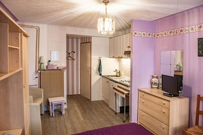 Maison - 1 000 m² - 25 pièces