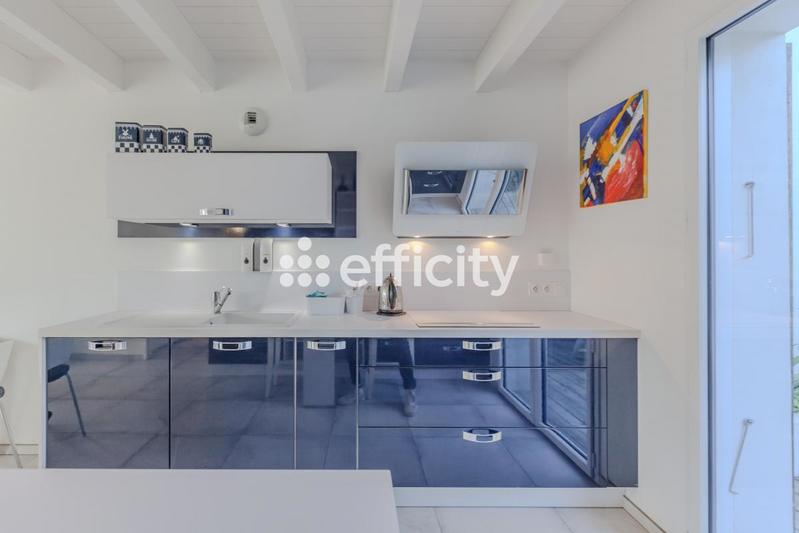 Maison - 170 m² - 9 pièces